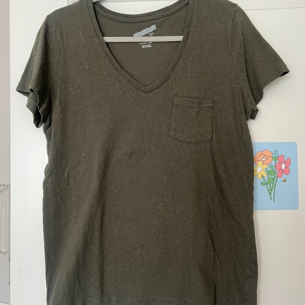 Women's Universal Thread Monterey V-Neck Tee